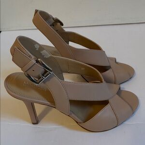 Michael Kors Becky Leather Slingback Tan Heels size 6.5